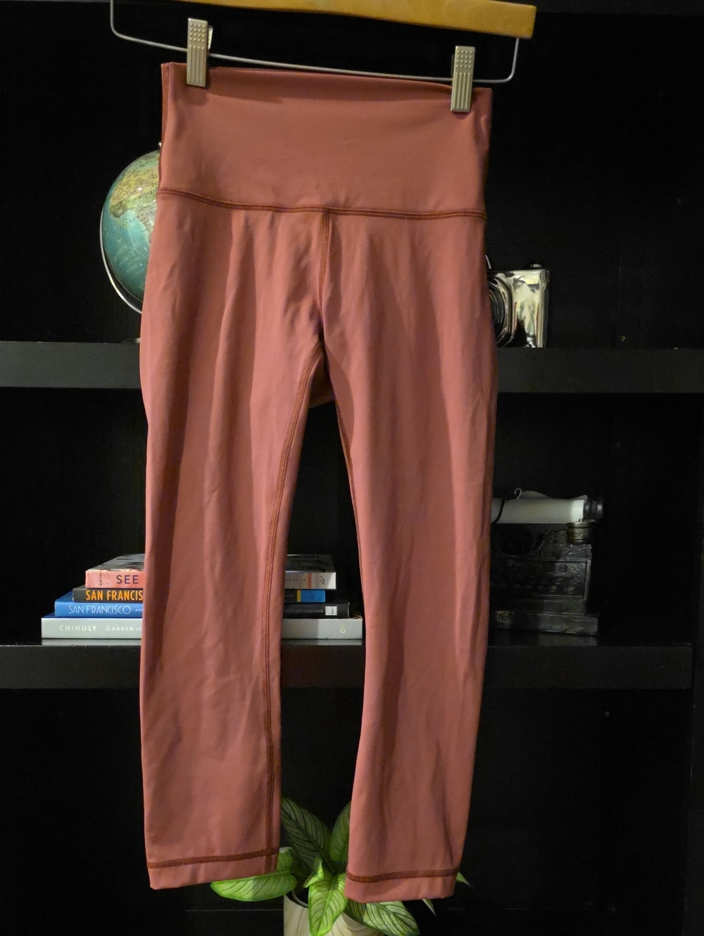 Lululemon High-Waist Mauve Active Capri Leggings Size 4 Inseam 20 1/2 In